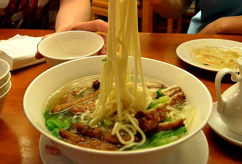 食用色素の活用（麺）